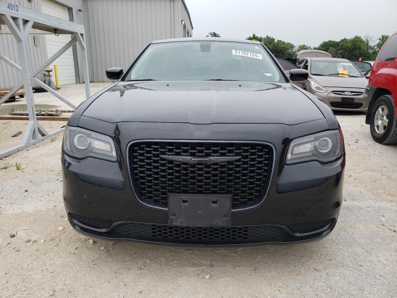 Photo 4 VIN: 2C3CCAAG4PH580921 - CHRYSLER 300 