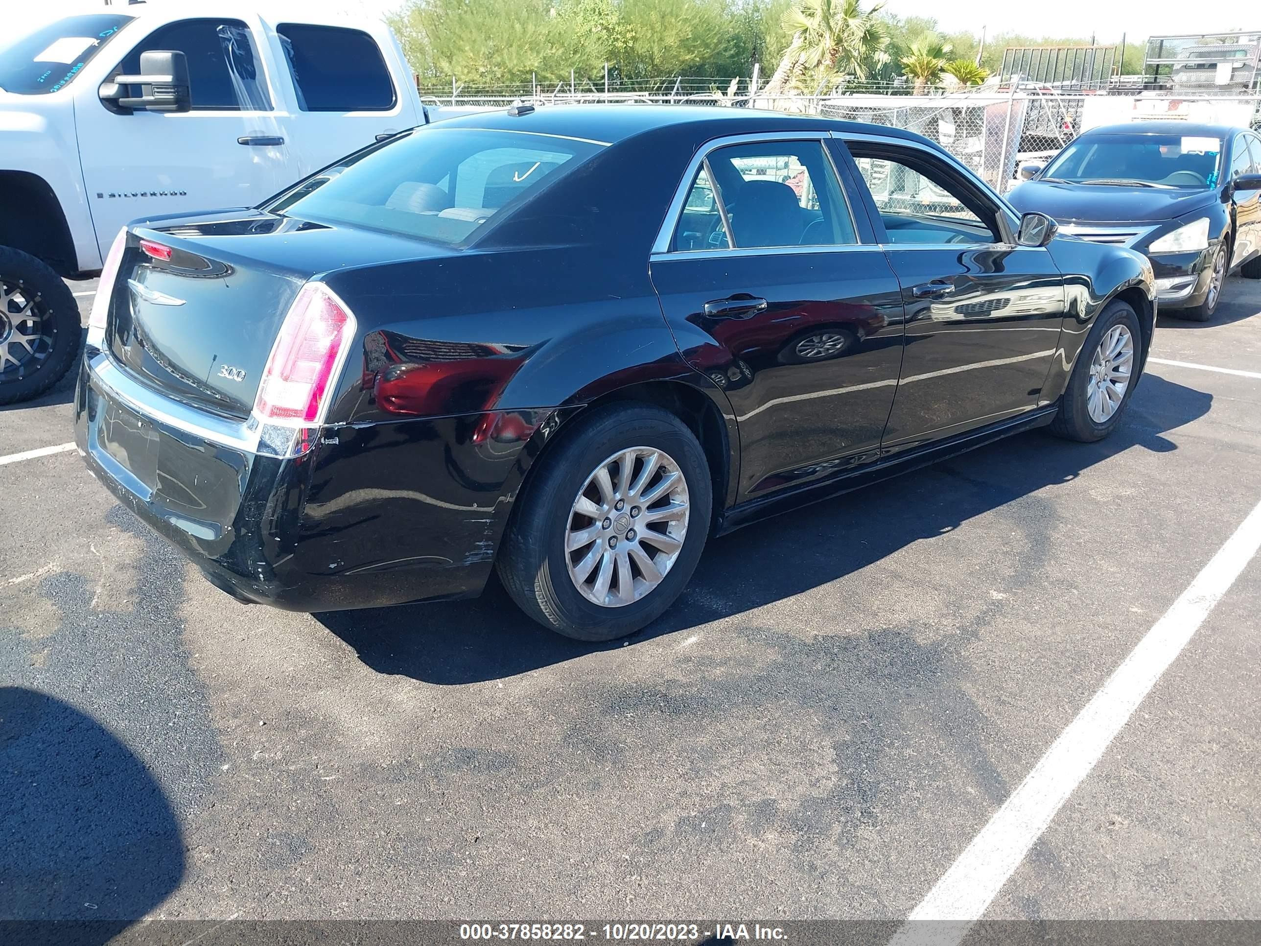 Photo 3 VIN: 2C3CCAAG5CH129751 - CHRYSLER 300 