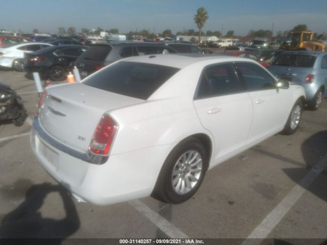 Photo 3 VIN: 2C3CCAAG5EH233532 - CHRYSLER 300 