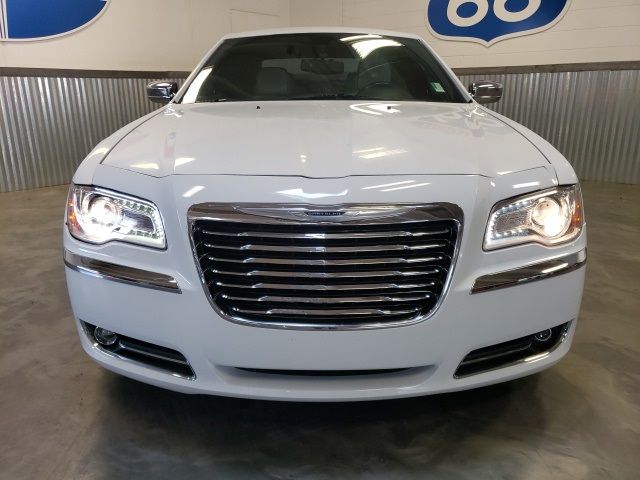 Photo 1 VIN: 2C3CCAAG5EH327832 - CHRYSLER 300 