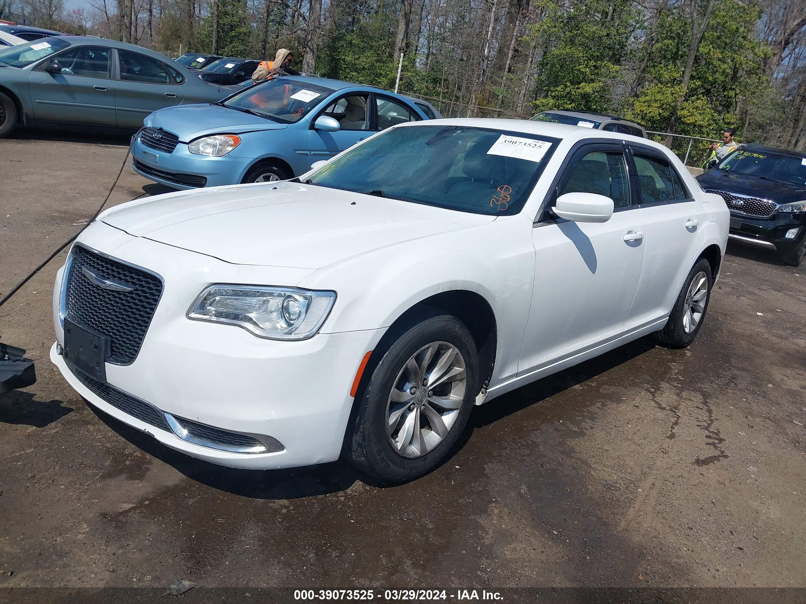 Photo 1 VIN: 2C3CCAAG5FH802090 - CHRYSLER 300 