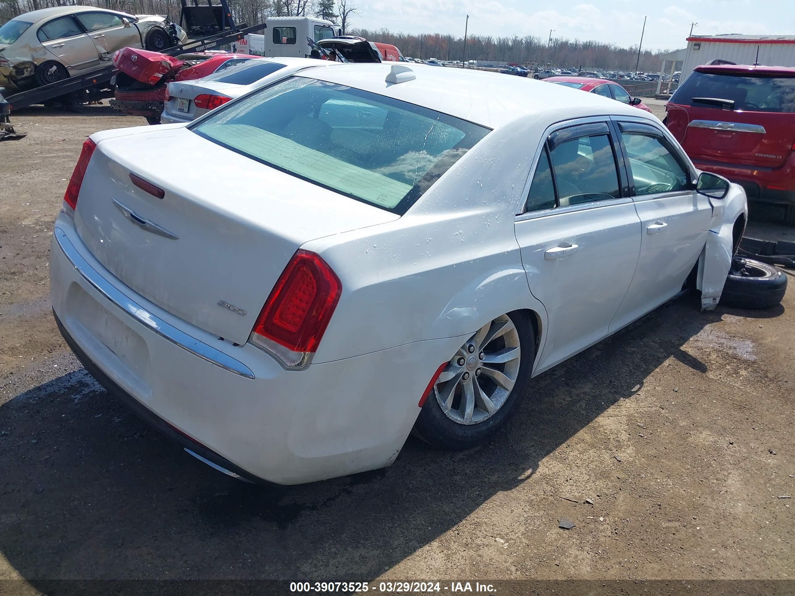 Photo 3 VIN: 2C3CCAAG5FH802090 - CHRYSLER 300 