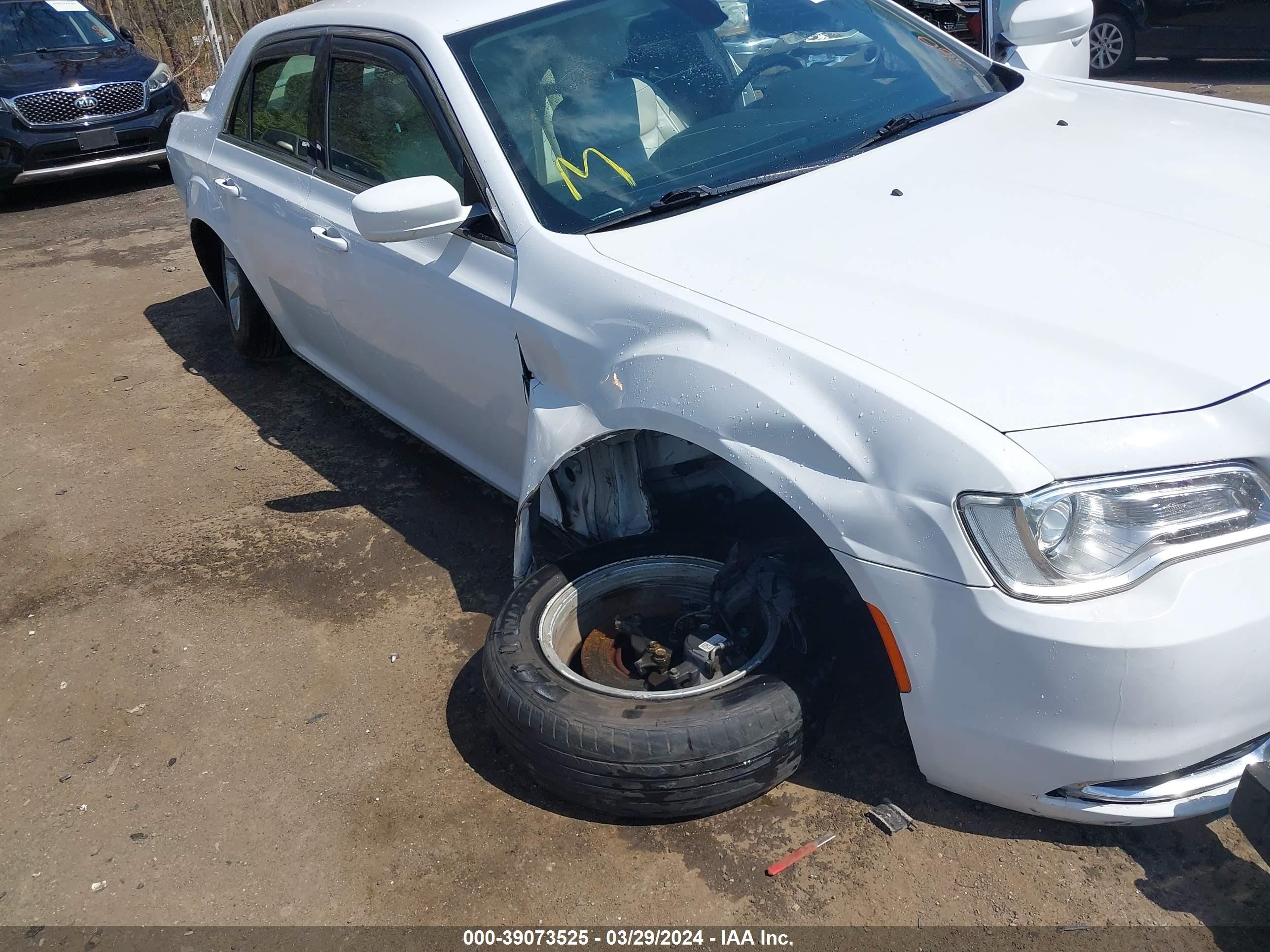 Photo 5 VIN: 2C3CCAAG5FH802090 - CHRYSLER 300 