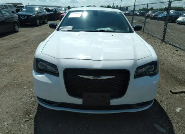 Photo 5 VIN: 2C3CCAAG5JH293367 - CHRYSLER 300 