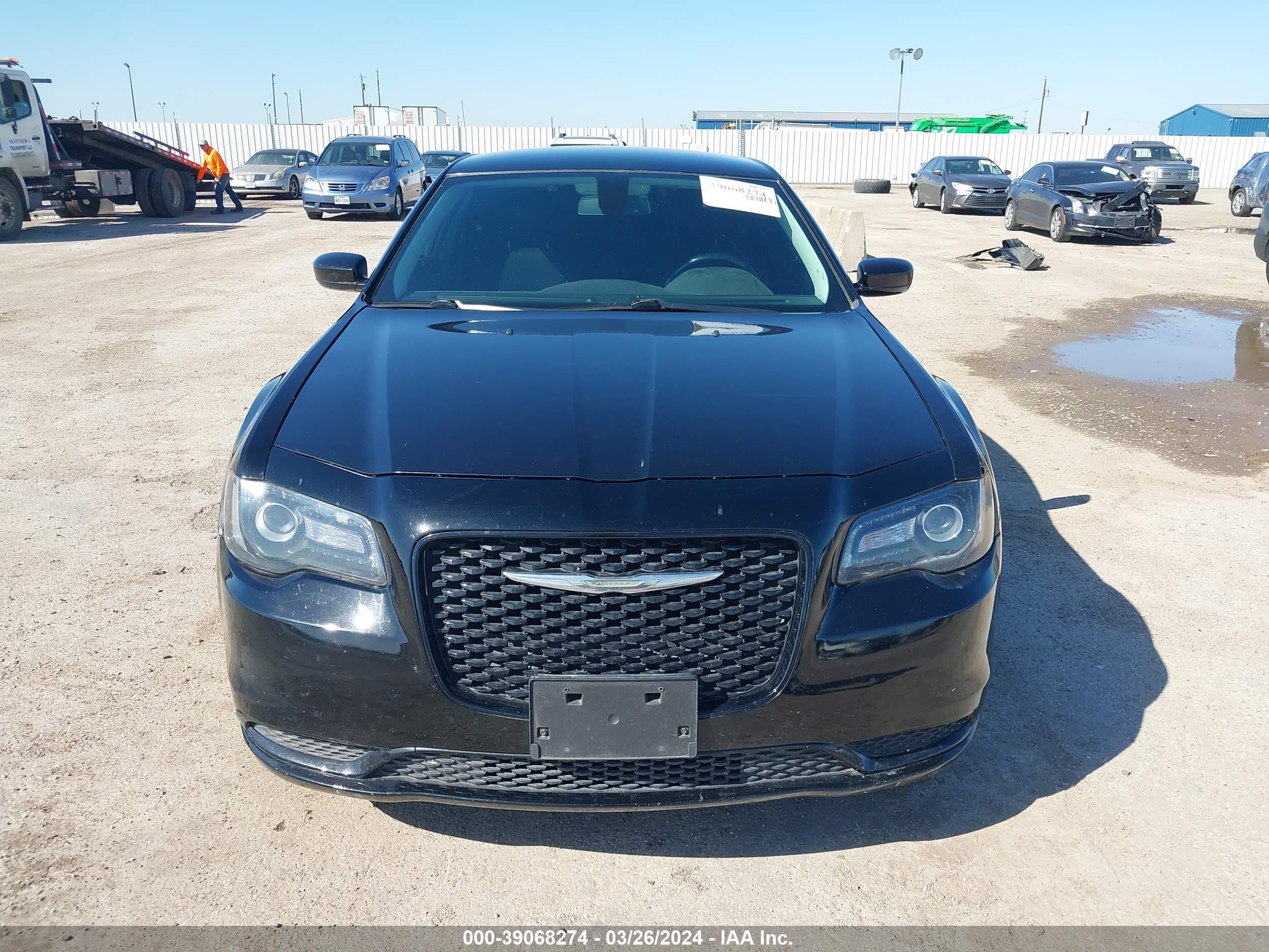 Photo 10 VIN: 2C3CCAAG5JH294048 - CHRYSLER 300 