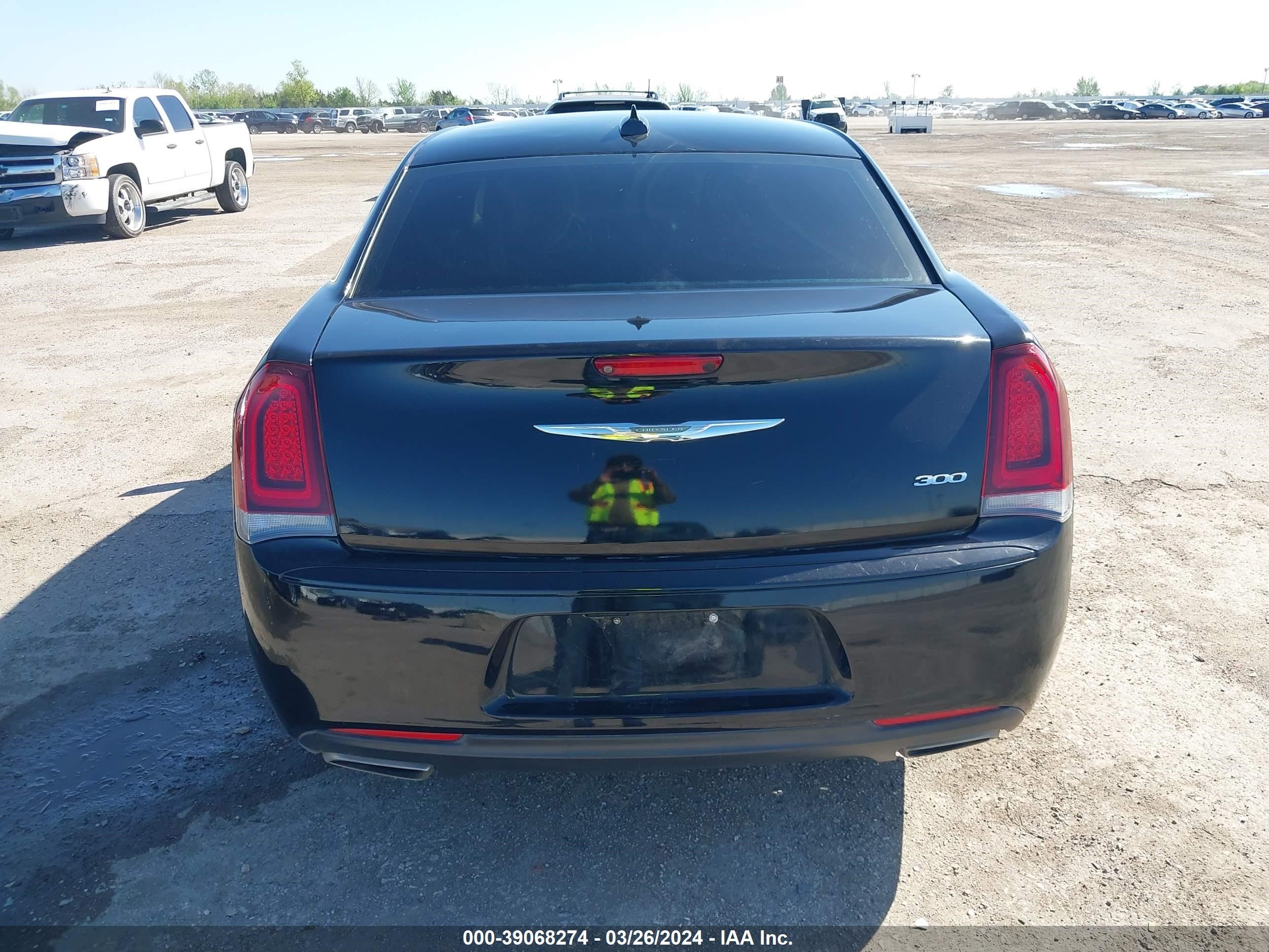 Photo 14 VIN: 2C3CCAAG5JH294048 - CHRYSLER 300 