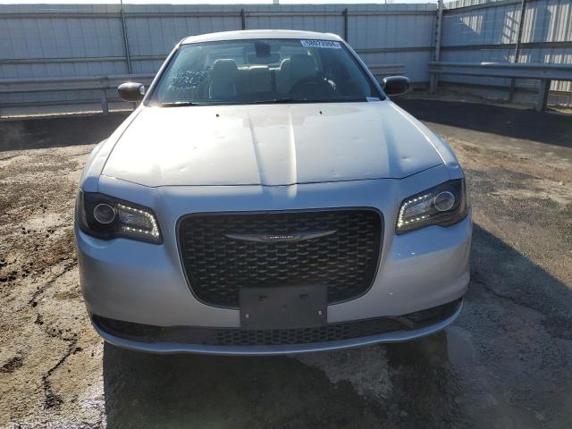 Photo 4 VIN: 2C3CCAAG5PH677044 - CHRYSLER 300 