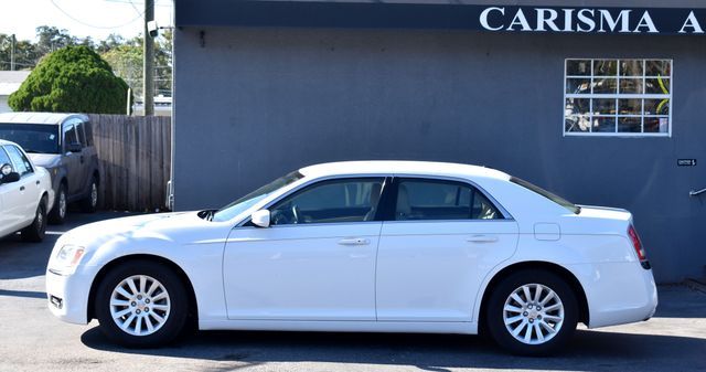 Photo 1 VIN: 2C3CCAAG6DH572900 - CHRYSLER 300 