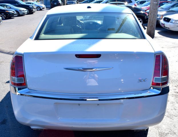 Photo 3 VIN: 2C3CCAAG6DH572900 - CHRYSLER 300 