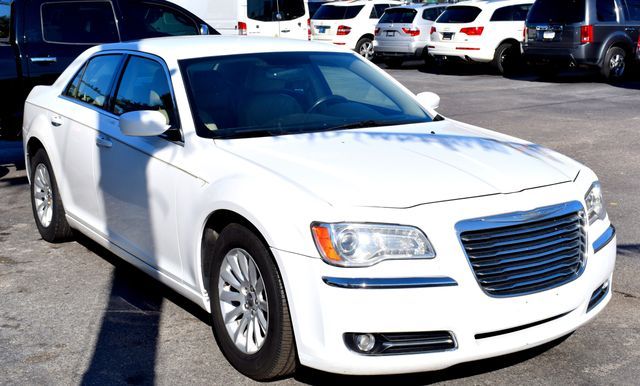 Photo 6 VIN: 2C3CCAAG6DH572900 - CHRYSLER 300 