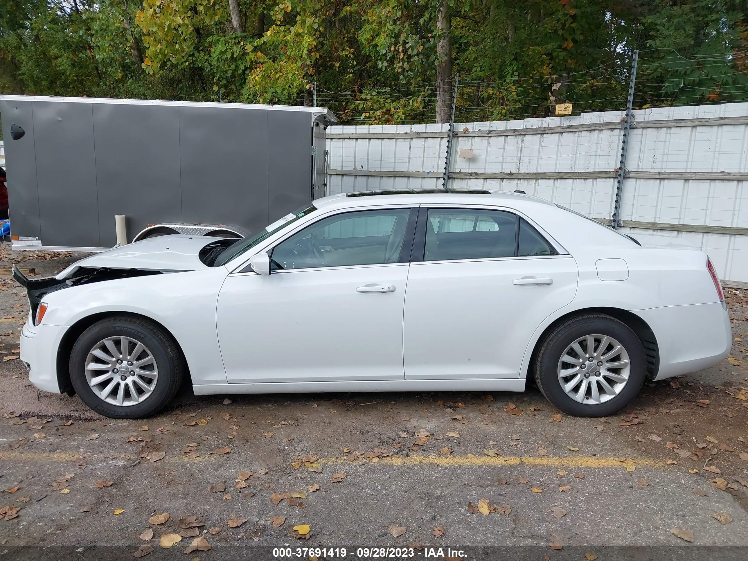 Photo 13 VIN: 2C3CCAAG6DH657140 - CHRYSLER 300 