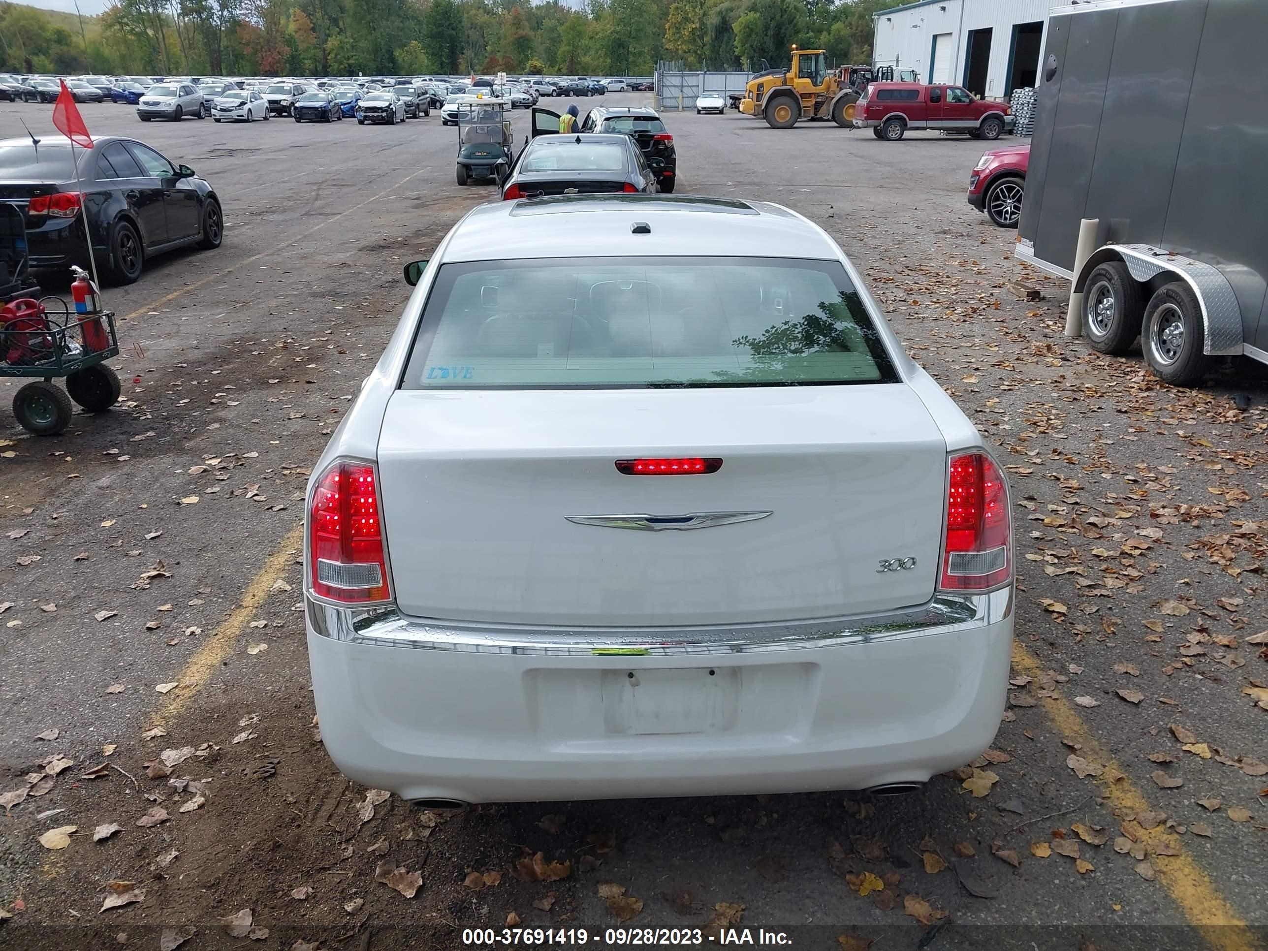 Photo 15 VIN: 2C3CCAAG6DH657140 - CHRYSLER 300 