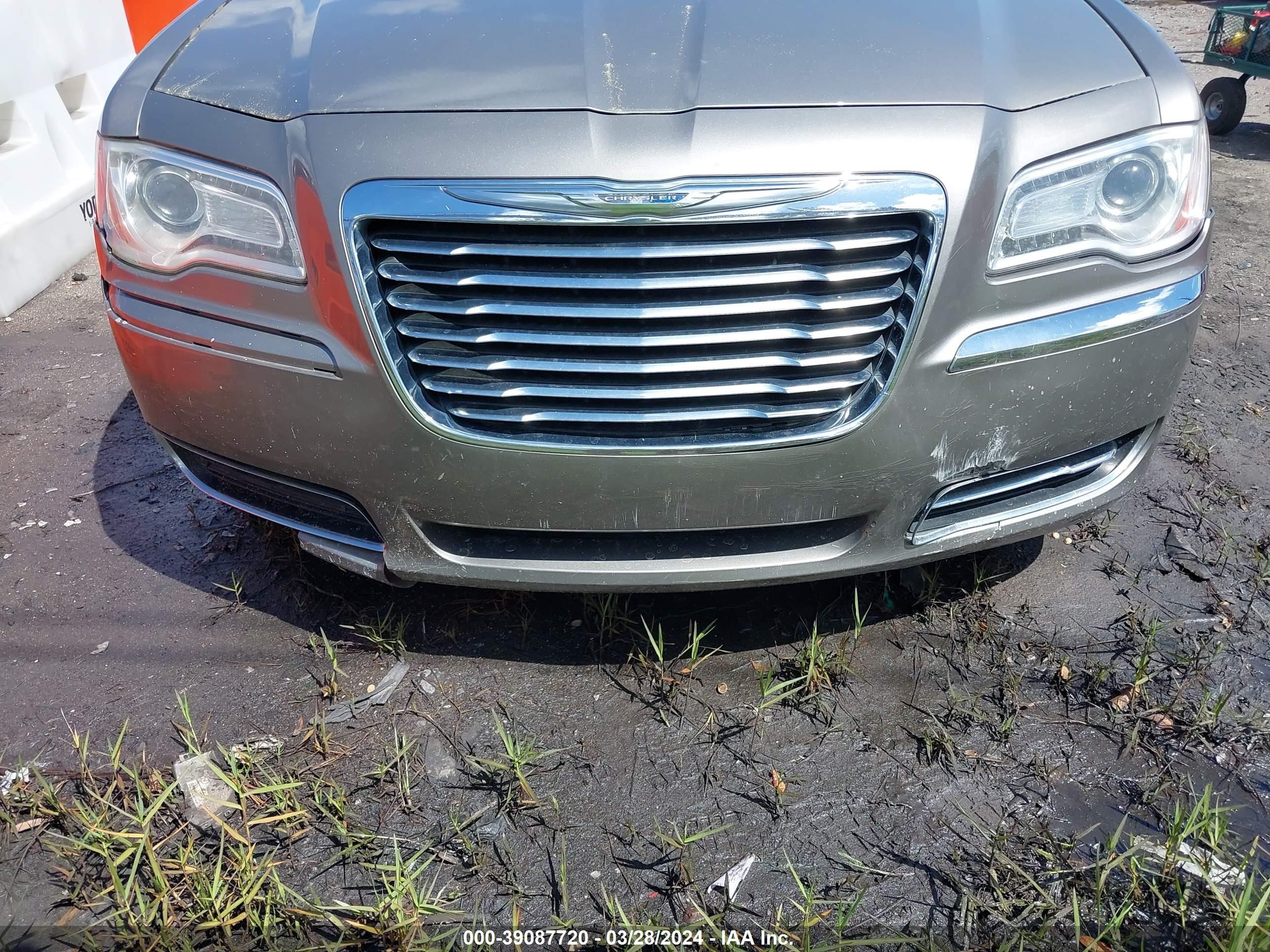 Photo 5 VIN: 2C3CCAAG6EH222328 - CHRYSLER 300 