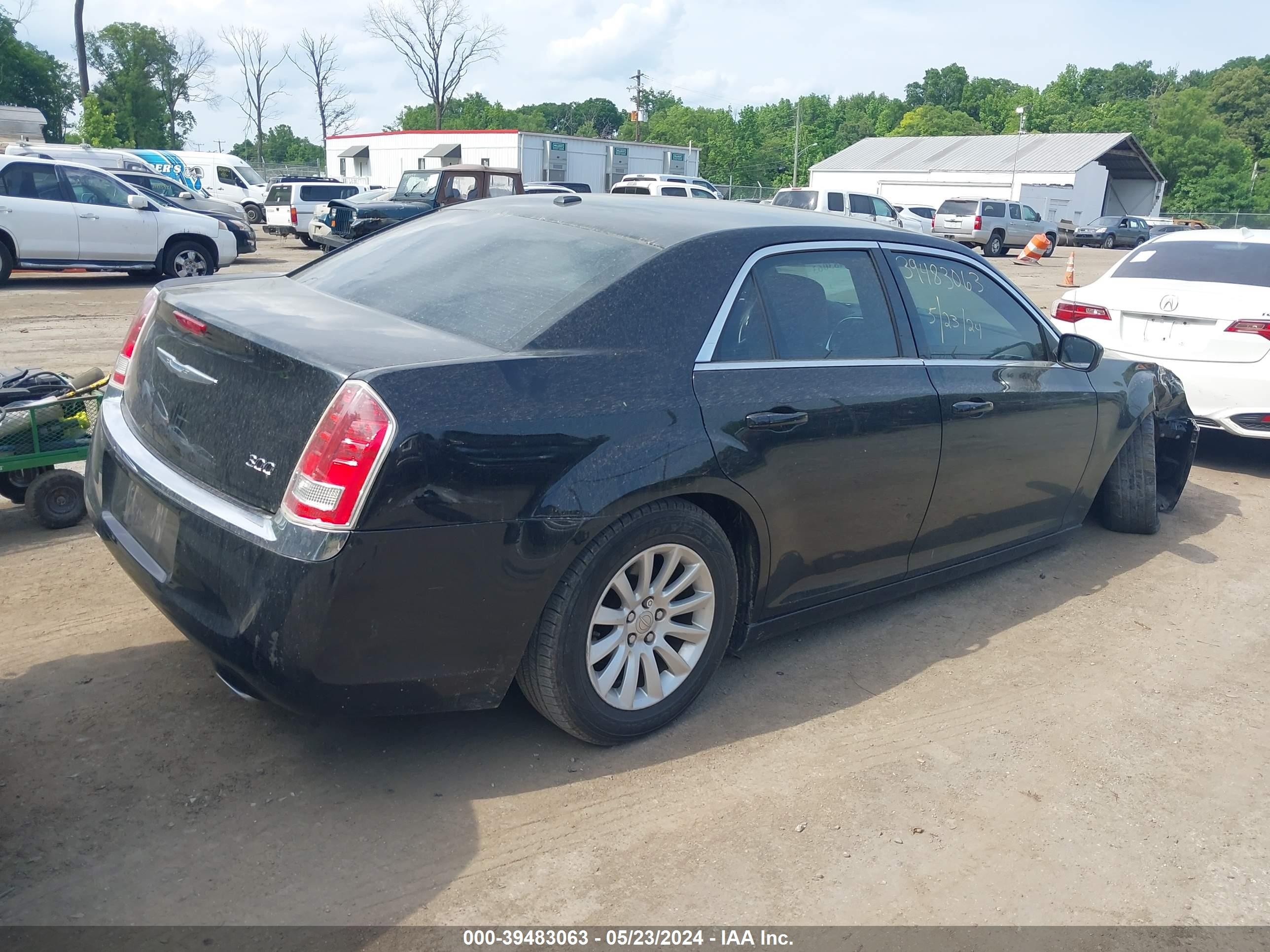 Photo 3 VIN: 2C3CCAAG6EH276275 - CHRYSLER 300 