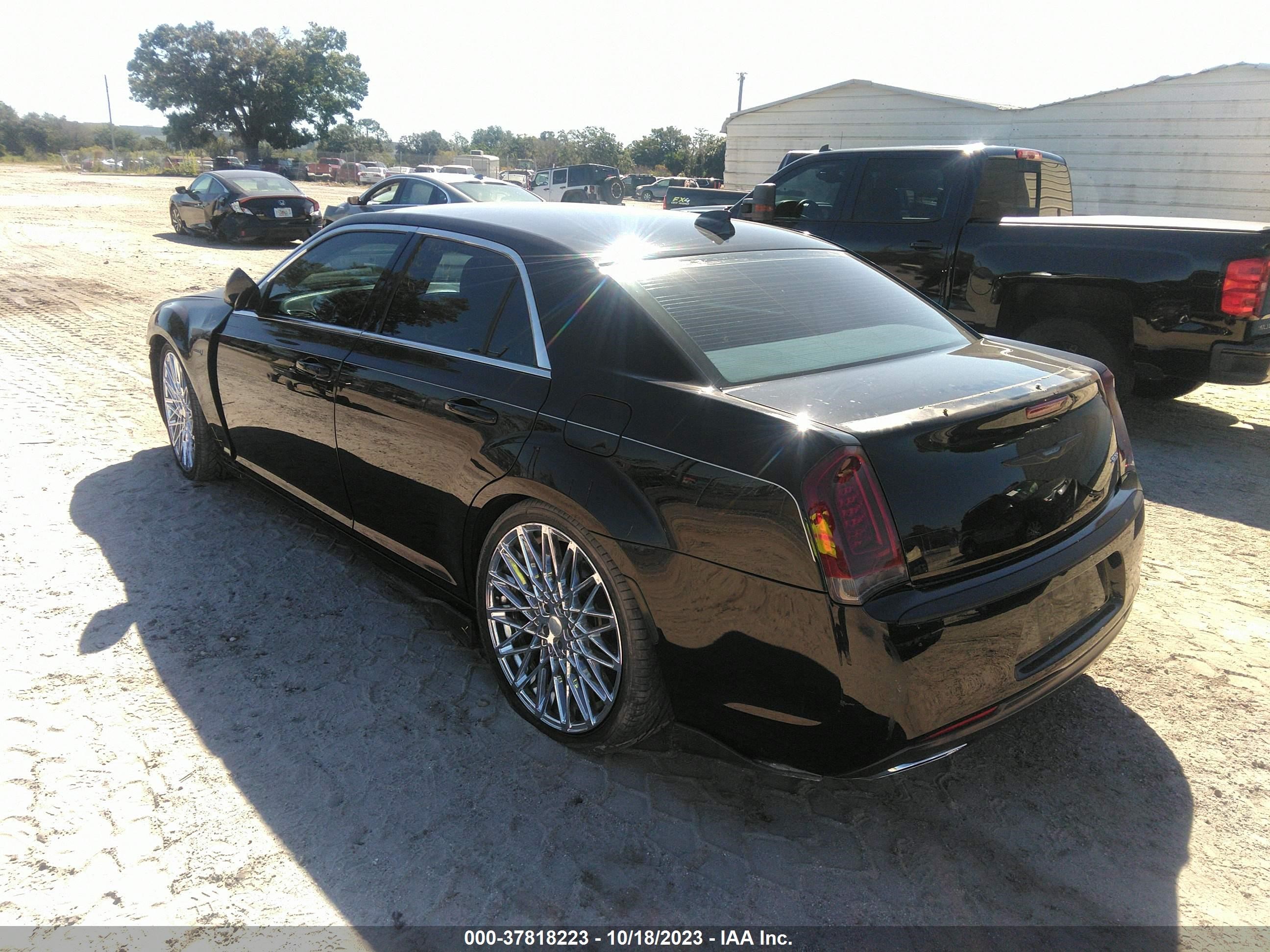 Photo 2 VIN: 2C3CCAAG6FH828956 - CHRYSLER 300 