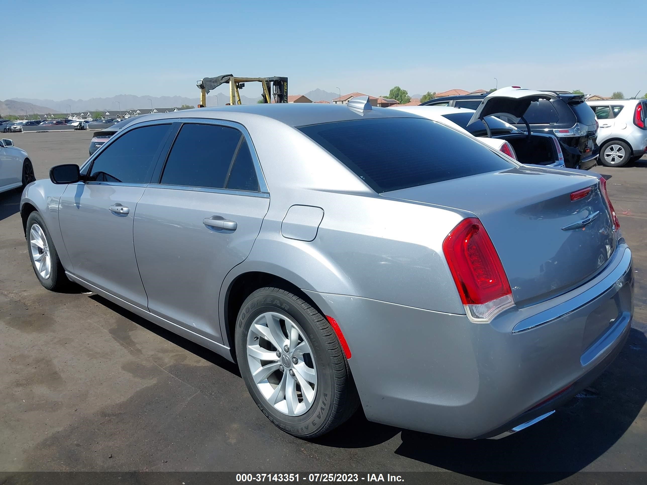 Photo 2 VIN: 2C3CCAAG6FH872097 - CHRYSLER 300 