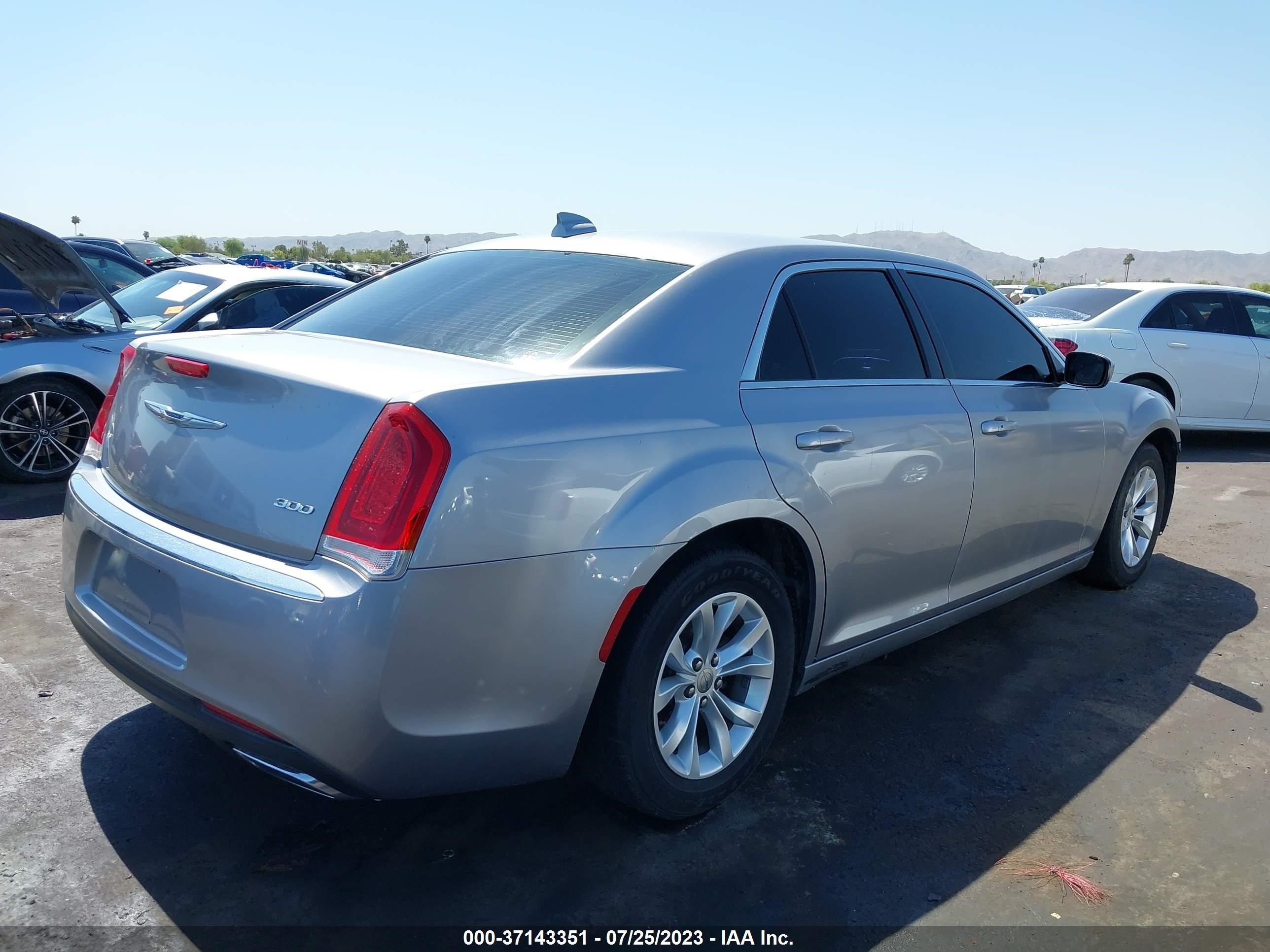 Photo 3 VIN: 2C3CCAAG6FH872097 - CHRYSLER 300 