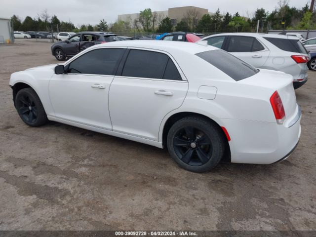 Photo 2 VIN: 2C3CCAAG6FH891815 - CHRYSLER 300 