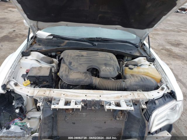 Photo 9 VIN: 2C3CCAAG6FH891815 - CHRYSLER 300 