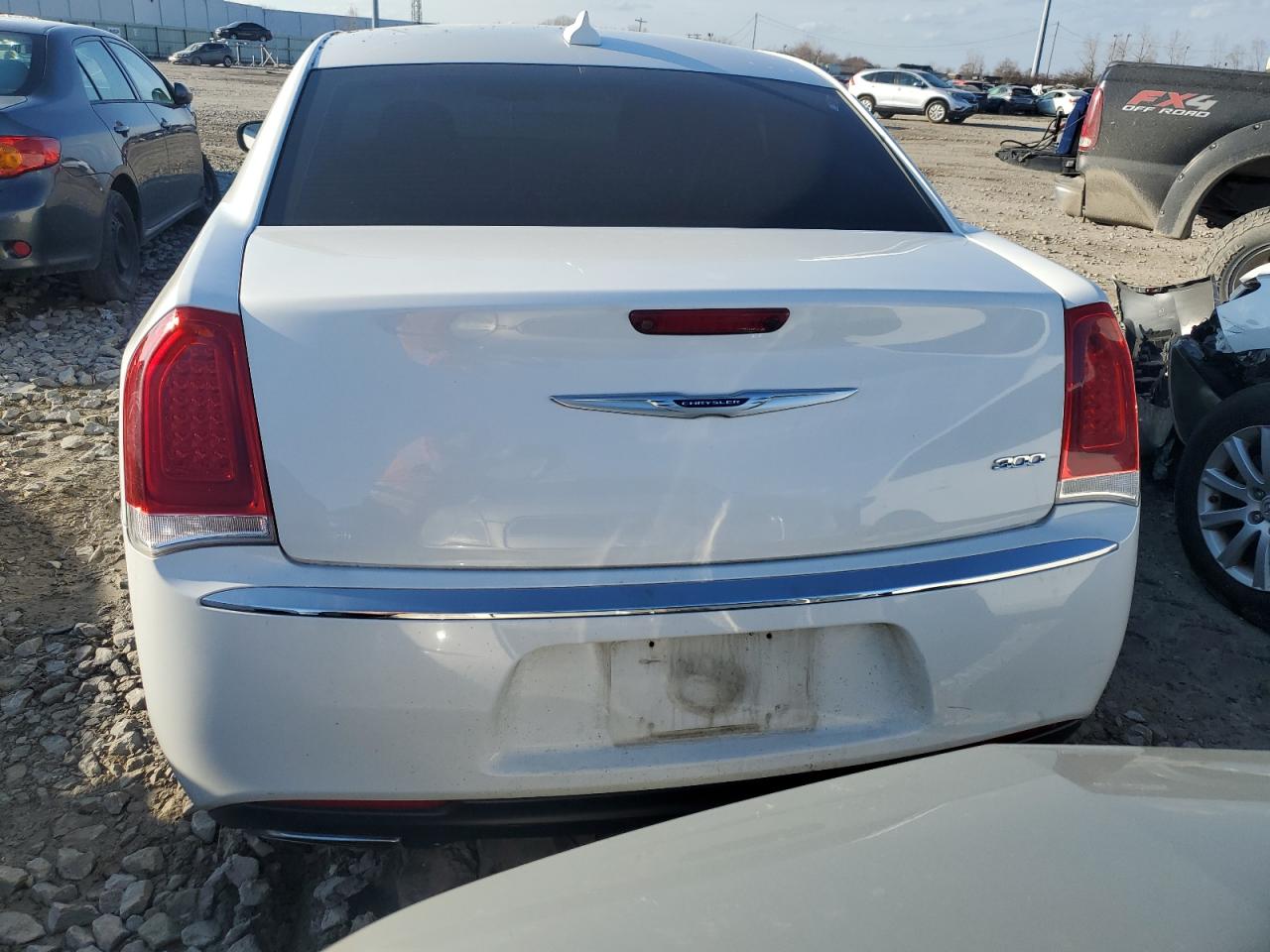 Photo 5 VIN: 2C3CCAAG6JH302125 - CHRYSLER 300 