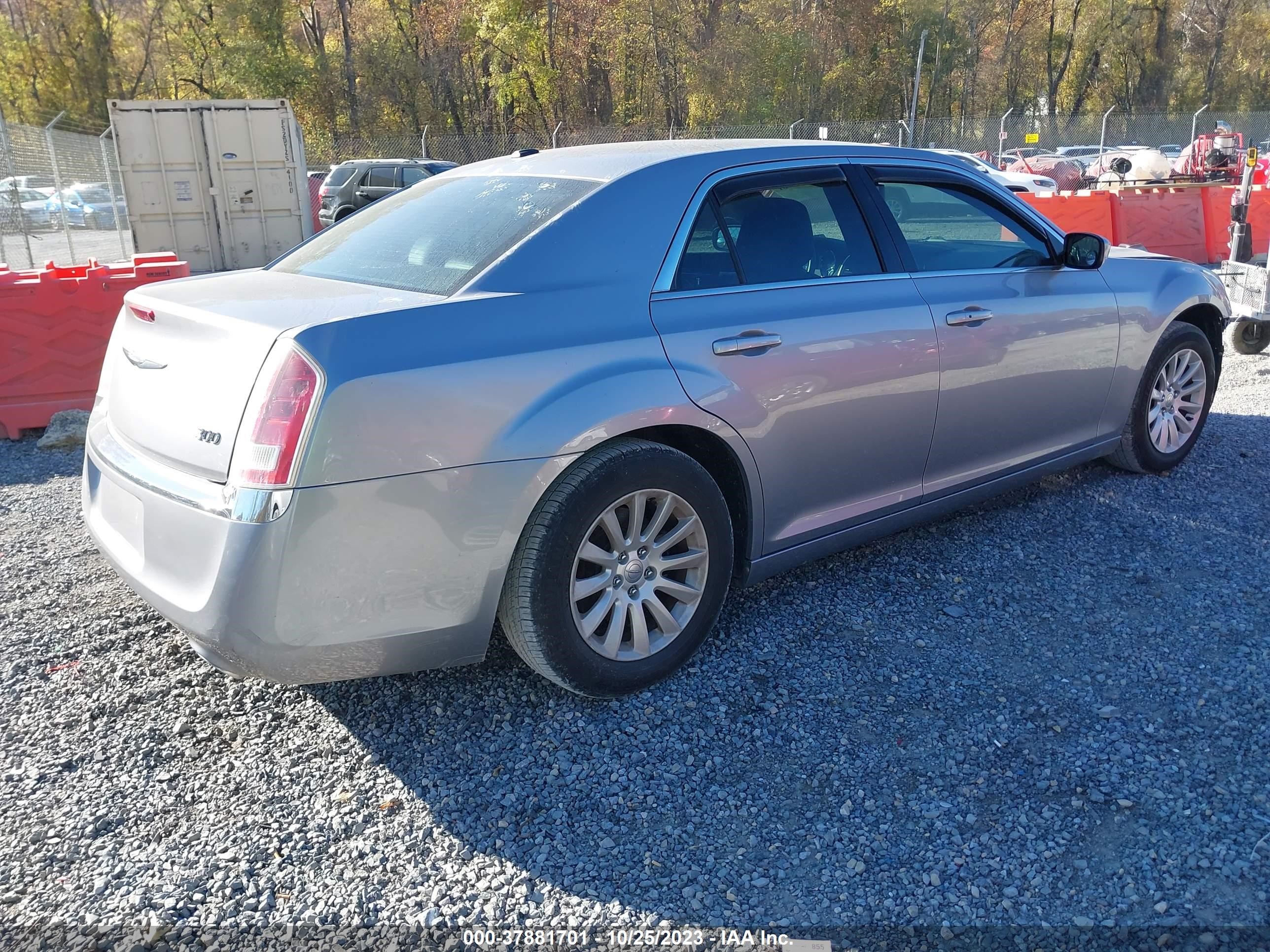 Photo 3 VIN: 2C3CCAAG7DH627306 - CHRYSLER 300 