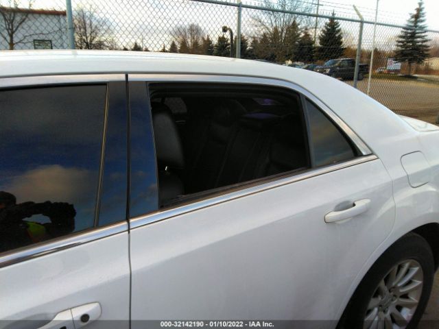 Photo 5 VIN: 2C3CCAAG7EH104286 - CHRYSLER 300 