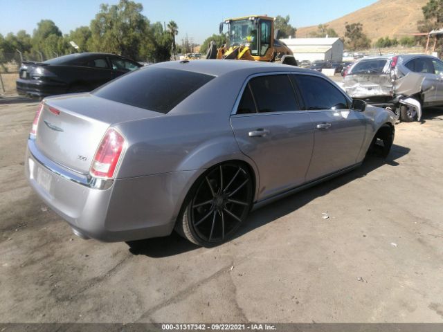 Photo 3 VIN: 2C3CCAAG7EH257833 - CHRYSLER 300 