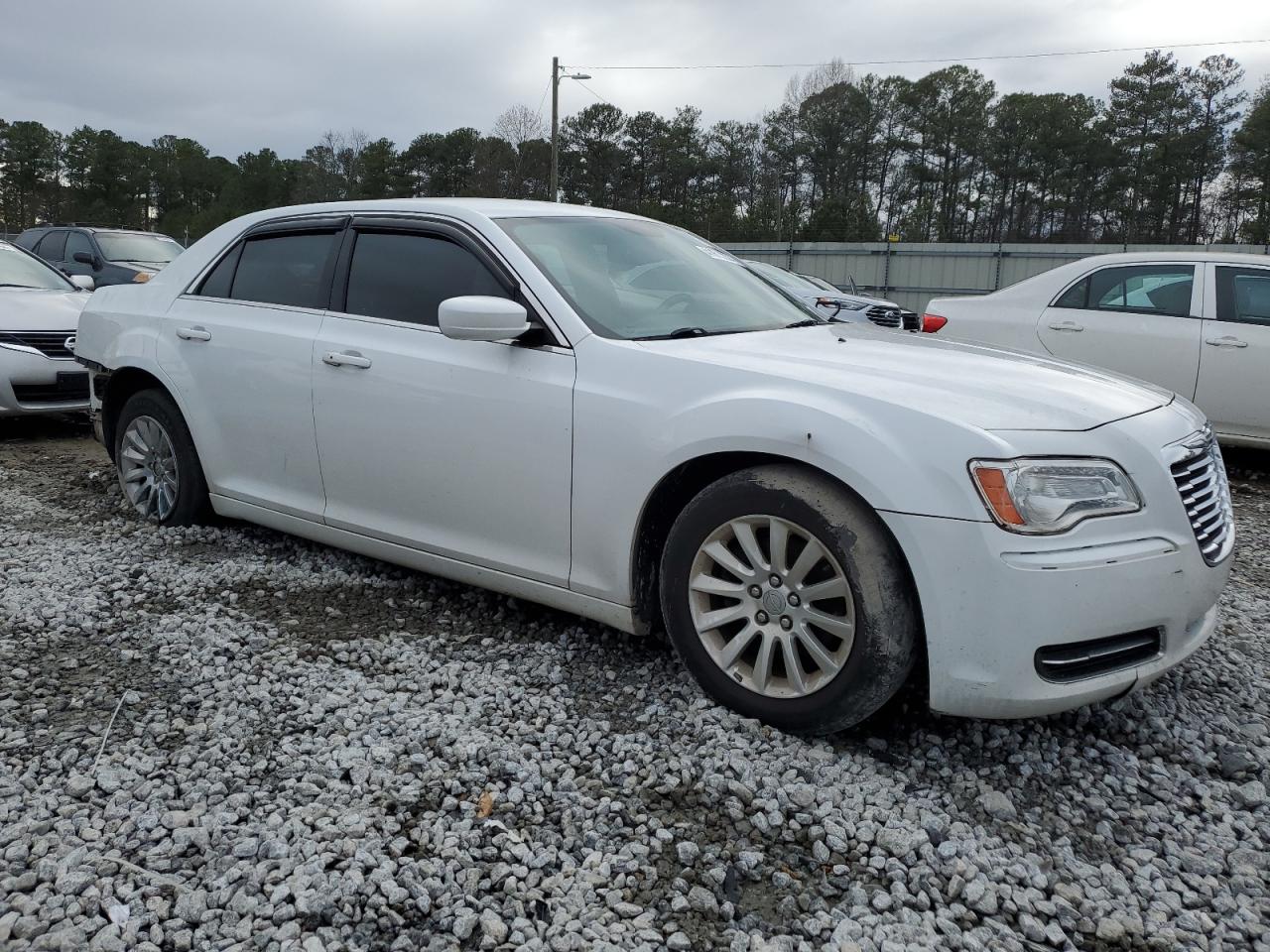 Photo 3 VIN: 2C3CCAAG7EH357155 - CHRYSLER 300 