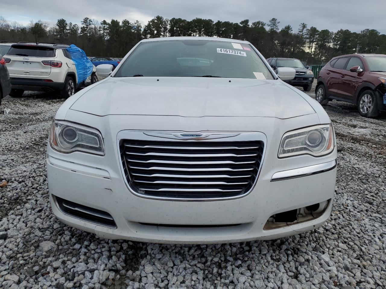 Photo 4 VIN: 2C3CCAAG7EH357155 - CHRYSLER 300 