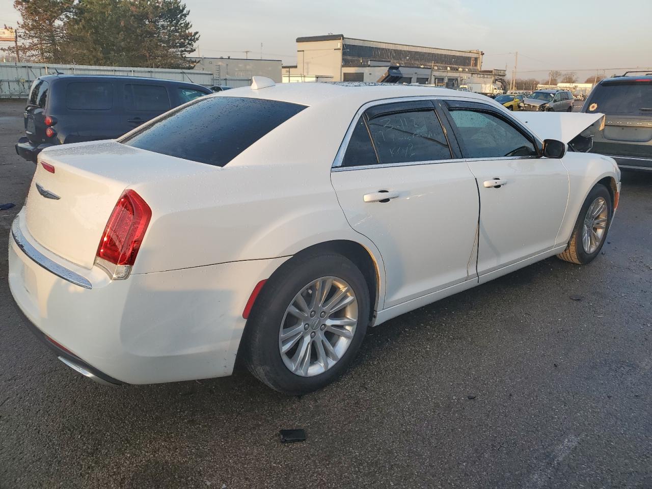 Photo 2 VIN: 2C3CCAAG7GH307925 - CHRYSLER 300 