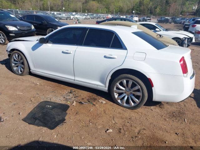 Photo 2 VIN: 2C3CCAAG7HH653488 - CHRYSLER 300 