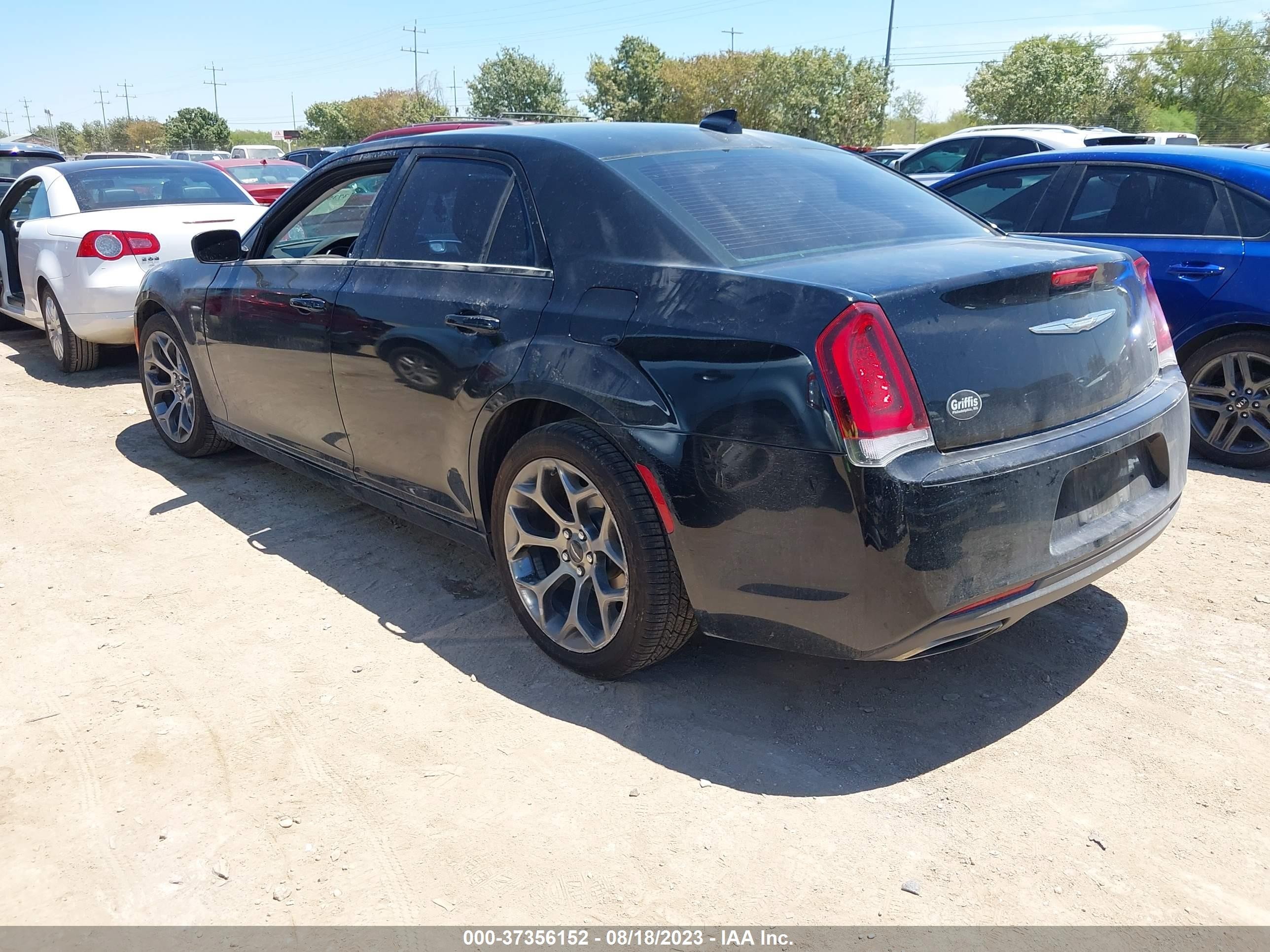 Photo 2 VIN: 2C3CCAAG7JH216628 - CHRYSLER 300 