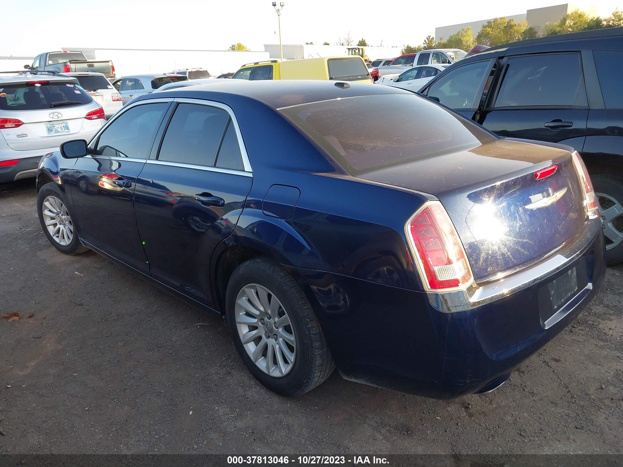 Photo 2 VIN: 2C3CCAAG8DH561297 - CHRYSLER 300 