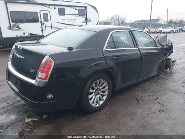 Photo 3 VIN: 2C3CCAAG8DH615813 - CHRYSLER 300 