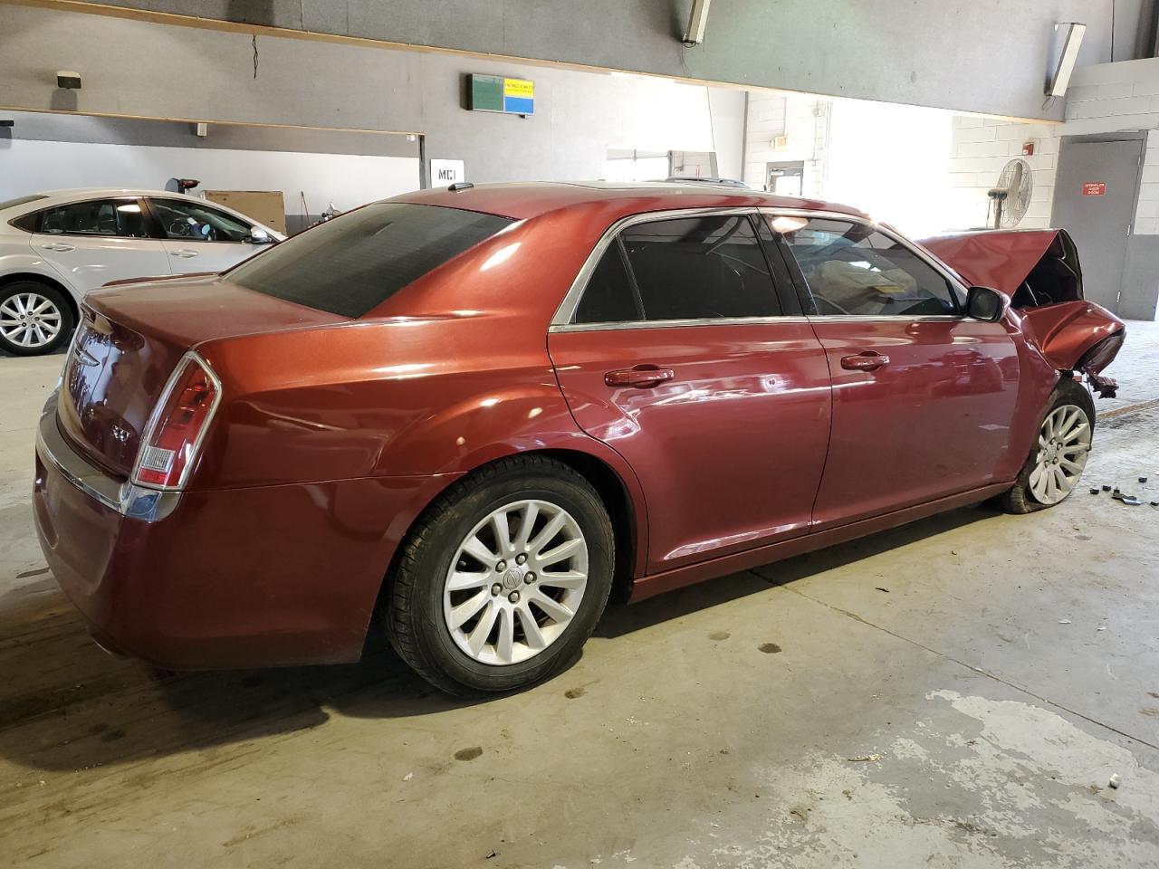 Photo 2 VIN: 2C3CCAAG8DH632448 - CHRYSLER 300 