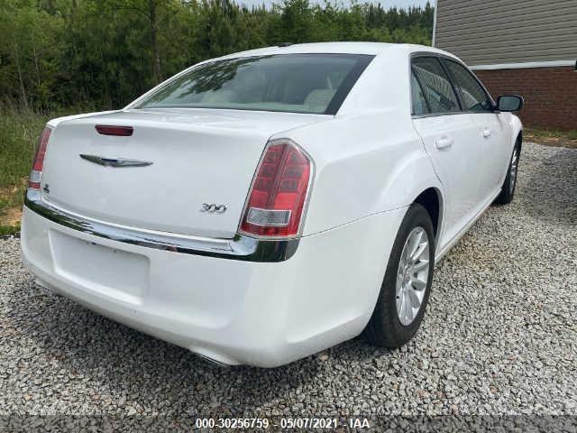 Photo 2 VIN: 2C3CCAAG8EH105771 - CHRYSLER 300 