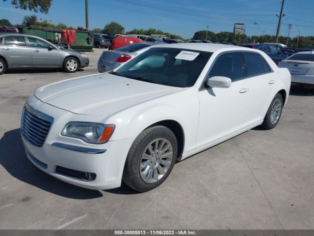 Photo 1 VIN: 2C3CCAAG8EH119198 - CHRYSLER 300 