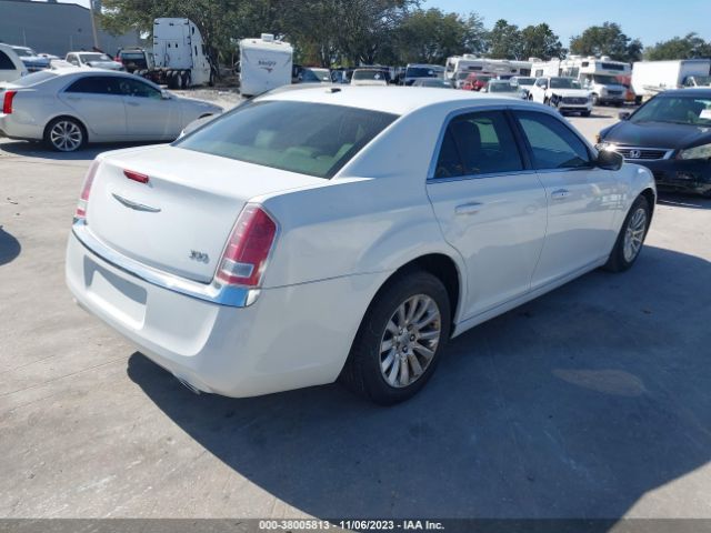 Photo 3 VIN: 2C3CCAAG8EH119198 - CHRYSLER 300 