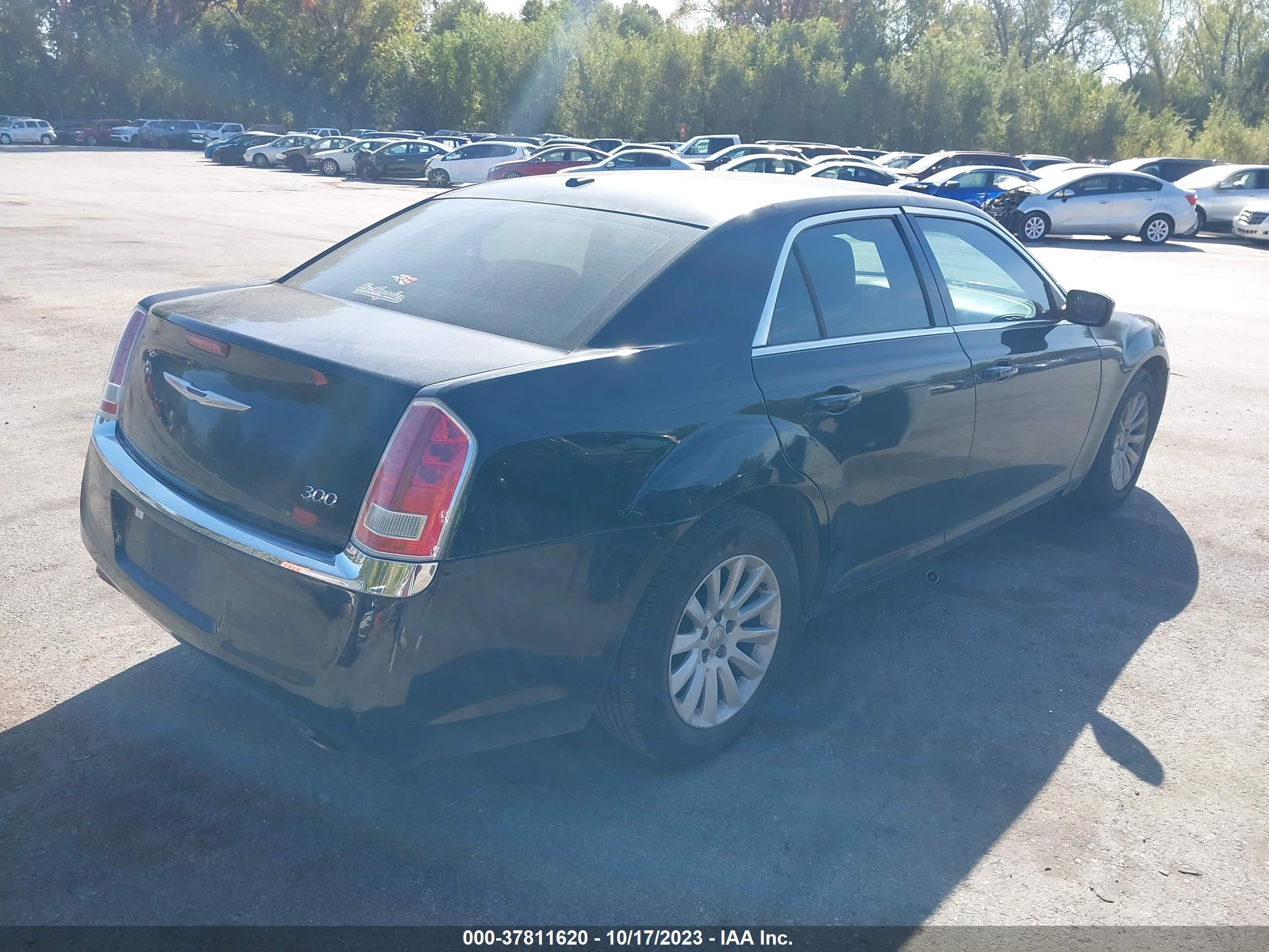 Photo 3 VIN: 2C3CCAAG8EH289092 - CHRYSLER 300 