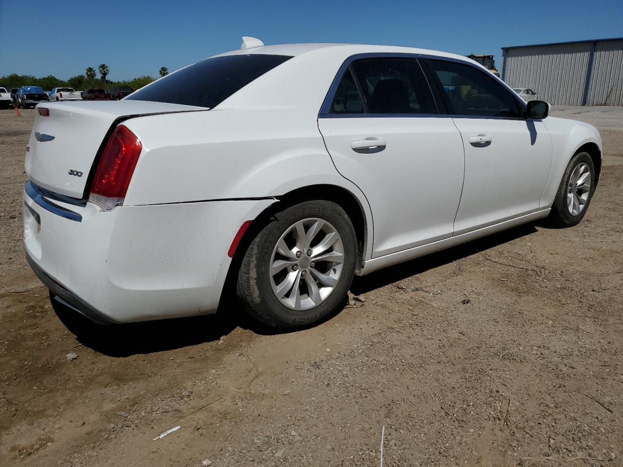 Photo 2 VIN: 2C3CCAAG8GH181283 - CHRYSLER 300 