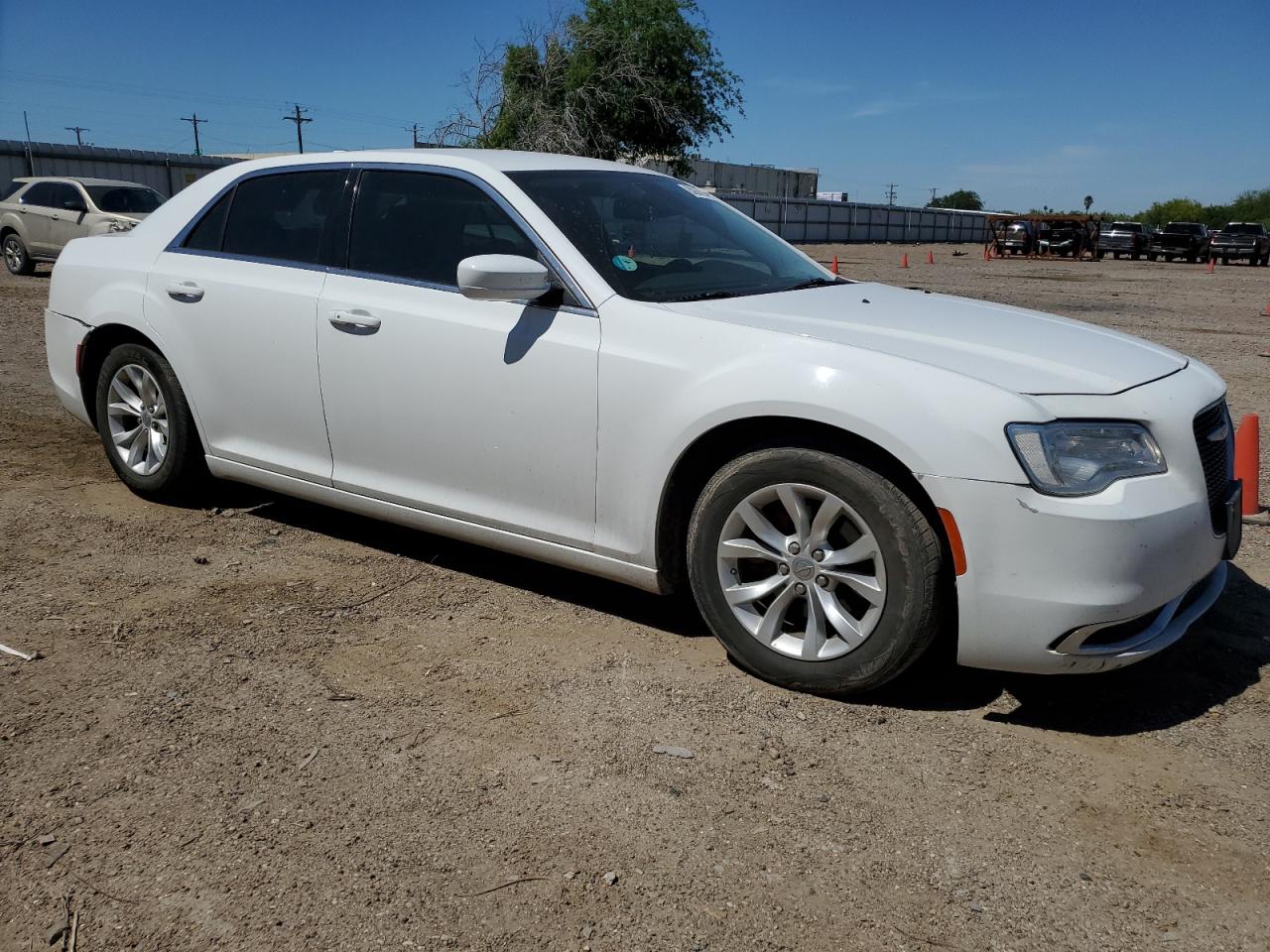 Photo 3 VIN: 2C3CCAAG8GH181283 - CHRYSLER 300 