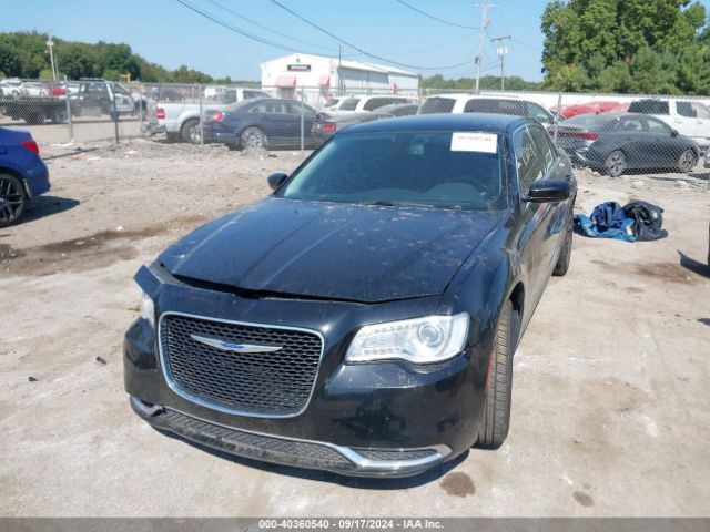 Photo 1 VIN: 2C3CCAAG8JH320237 - CHRYSLER 300 