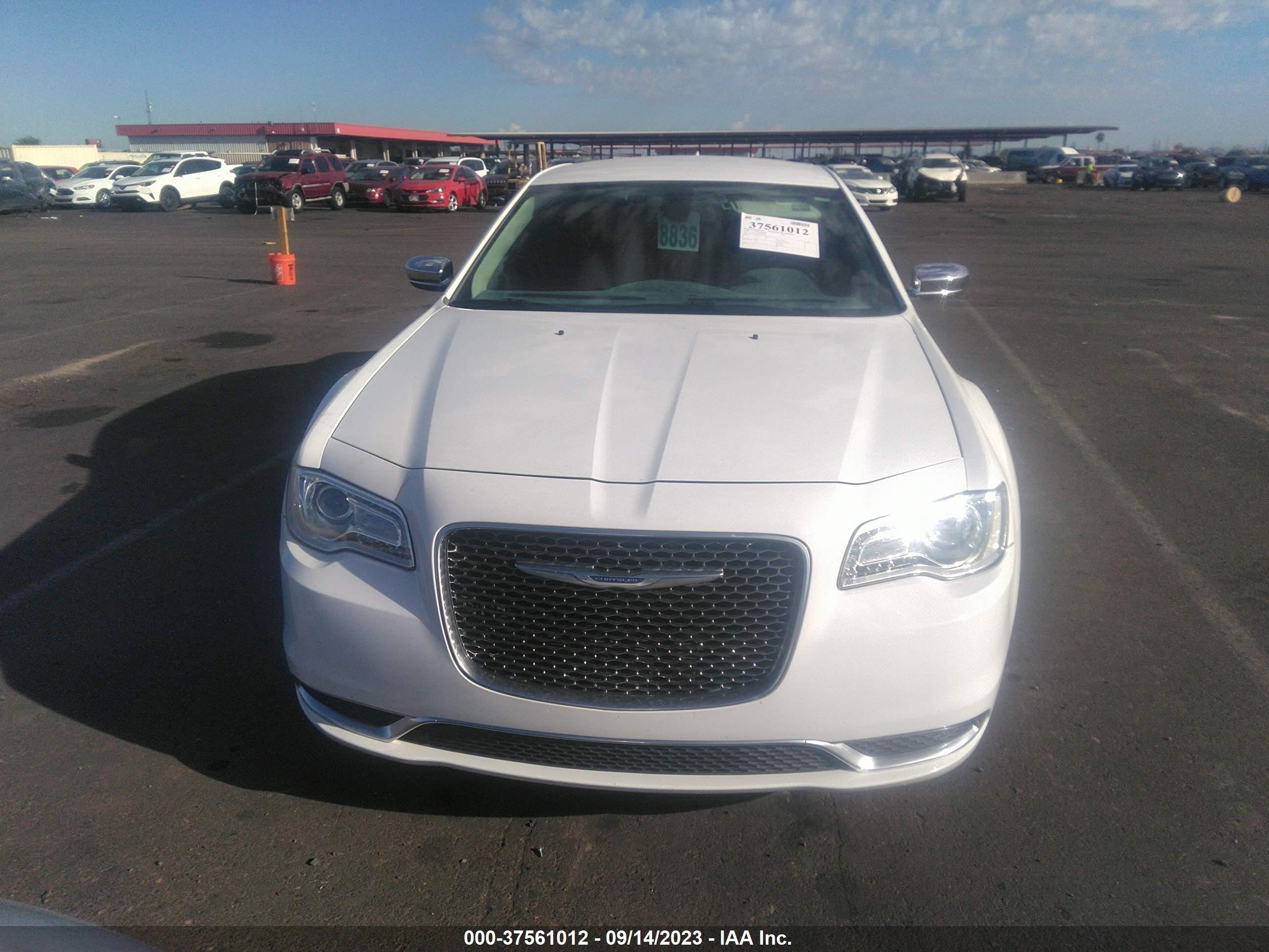 Photo 11 VIN: 2C3CCAAG8KH590859 - CHRYSLER 300 