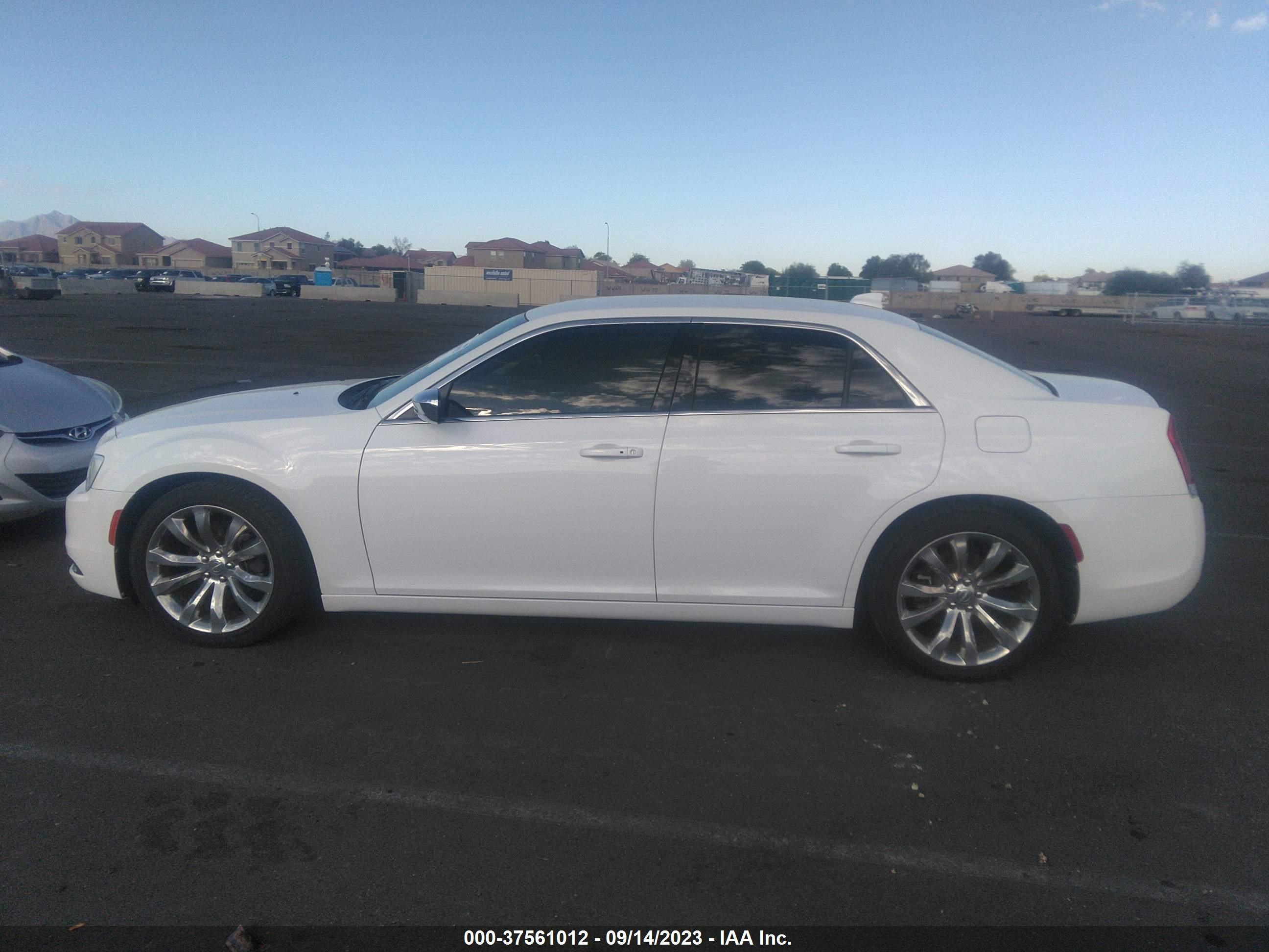 Photo 13 VIN: 2C3CCAAG8KH590859 - CHRYSLER 300 