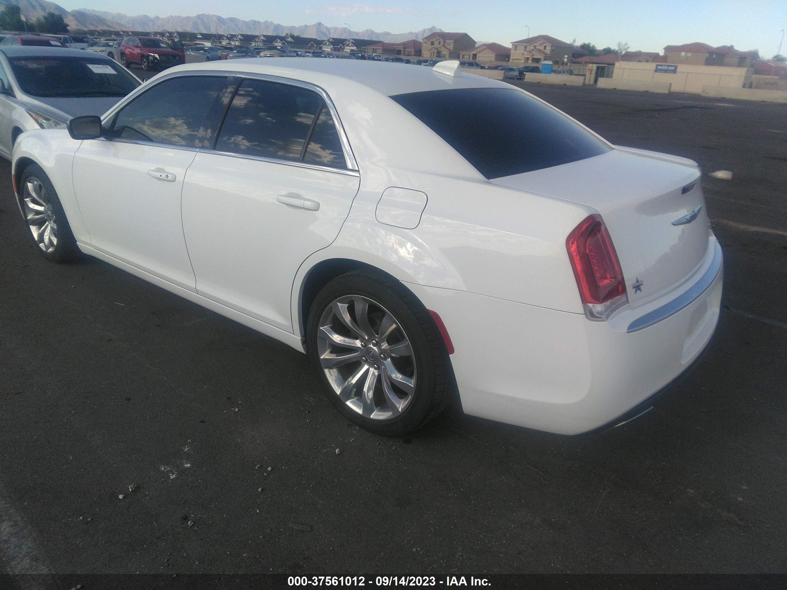 Photo 2 VIN: 2C3CCAAG8KH590859 - CHRYSLER 300 