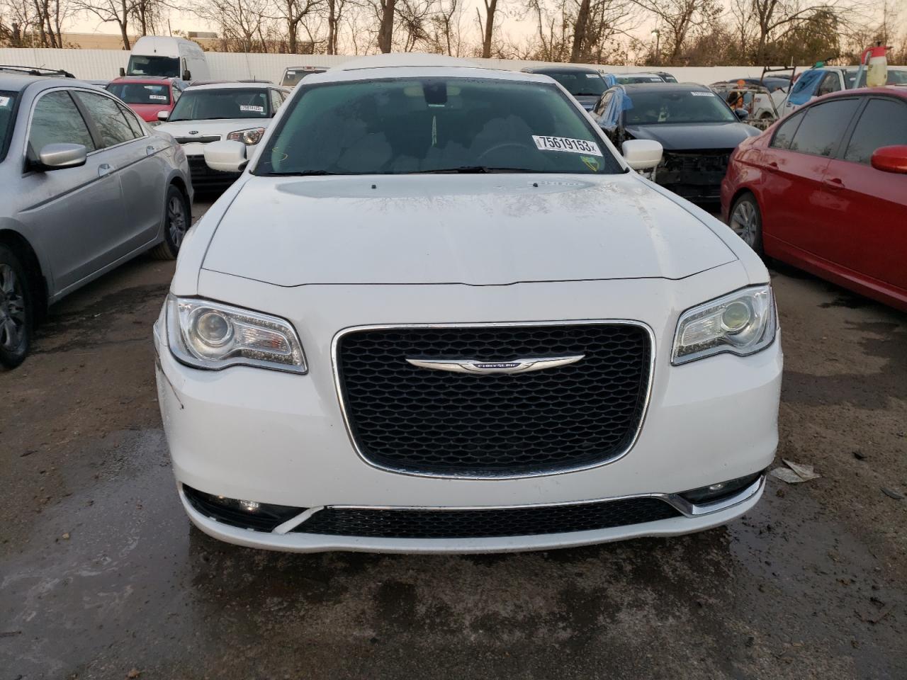 Photo 4 VIN: 2C3CCAAG8KH676012 - CHRYSLER 300 