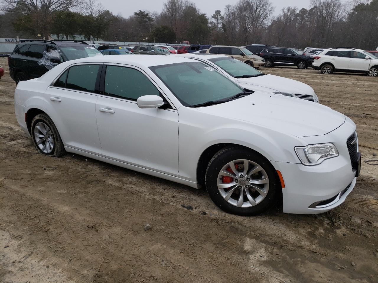 Photo 3 VIN: 2C3CCAAG9FH781289 - CHRYSLER 300 