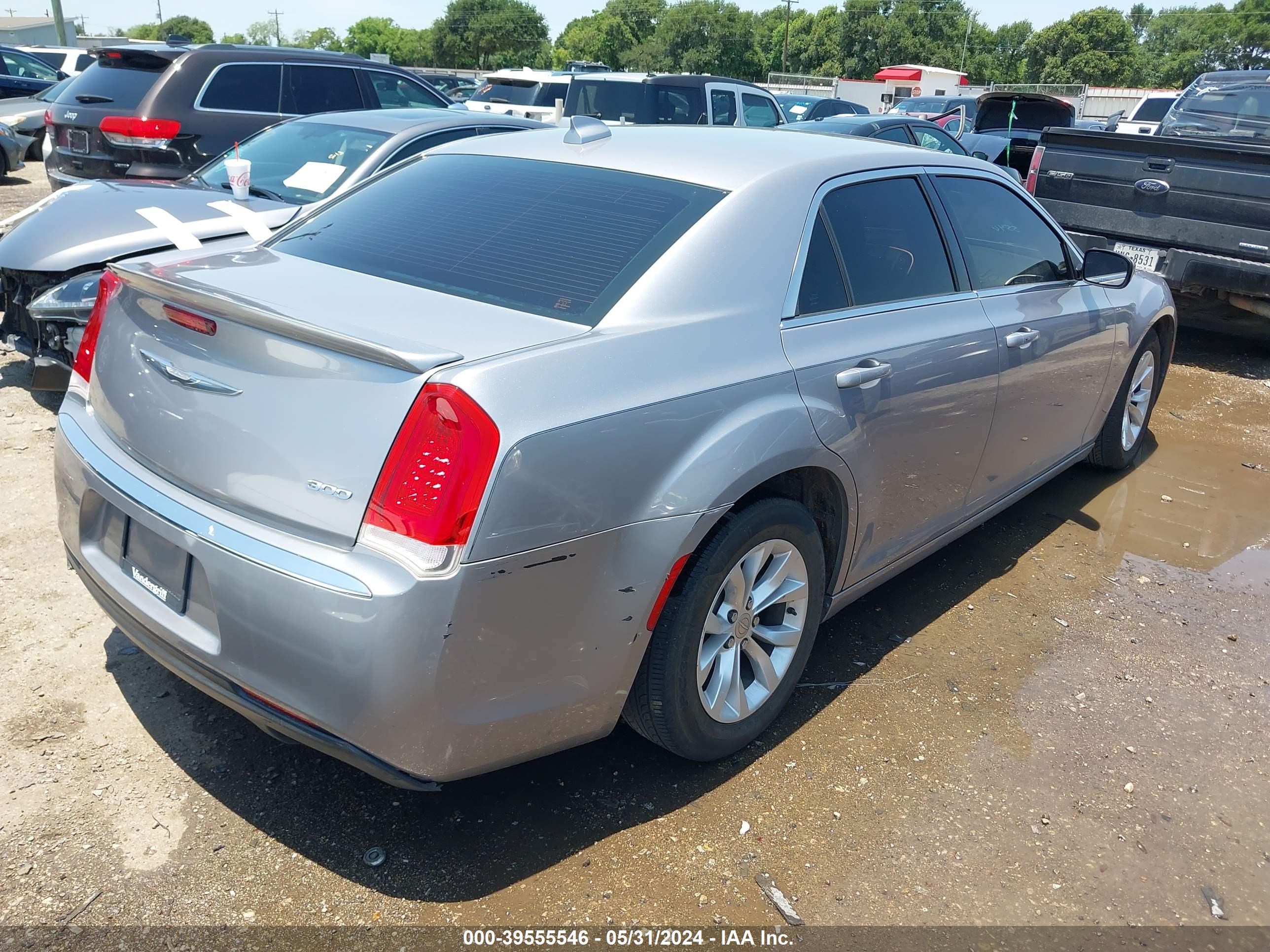 Photo 3 VIN: 2C3CCAAG9FH818292 - CHRYSLER 300 