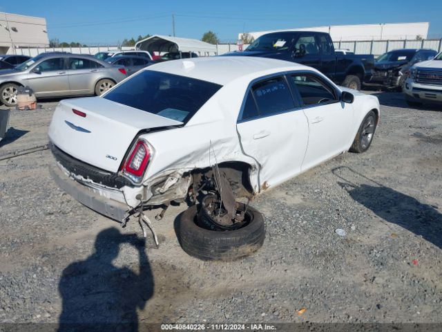 Photo 3 VIN: 2C3CCAAG9FH830510 - CHRYSLER 300 