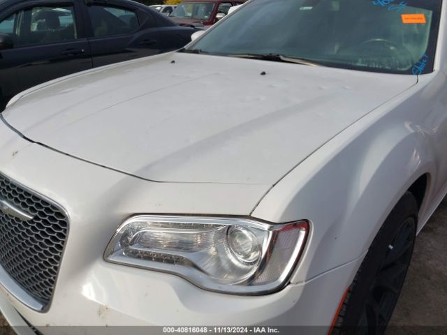 Photo 5 VIN: 2C3CCAAG9JH121133 - CHRYSLER 300 